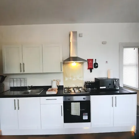 In Woodhouse, Leeds,free 4 Car Parking,free Wifi *