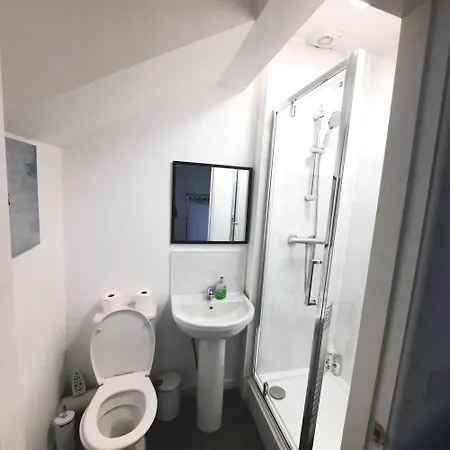 In Woodhouse, Leeds,free 4 Car Parking,free Wifi * Leeds (West Yorkshire)