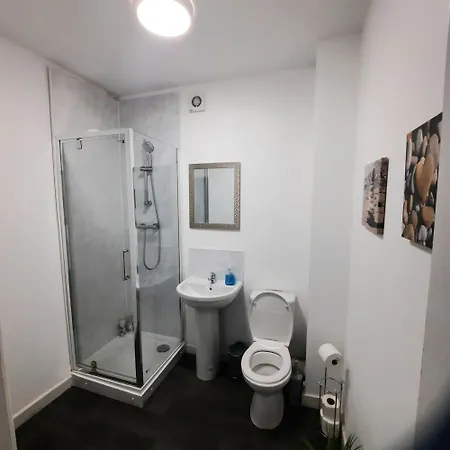 In Woodhouse, Leeds,free 4 Car Parking,free Wifi *