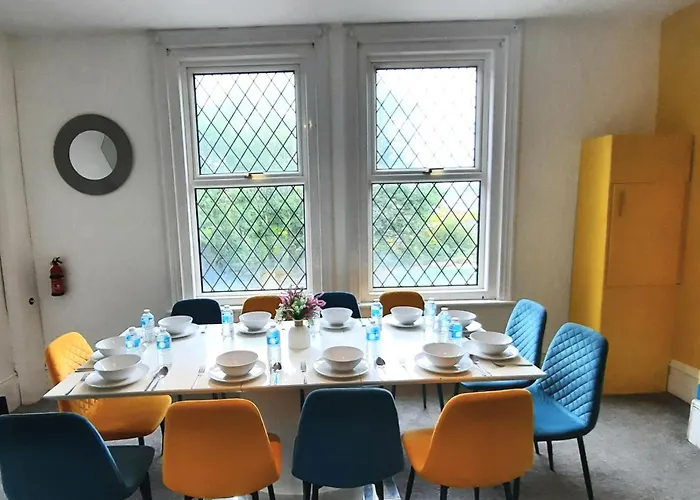 Сasa de vacaciones In Woodhouse, Leeds,free 4 Car Parking,free Wifi