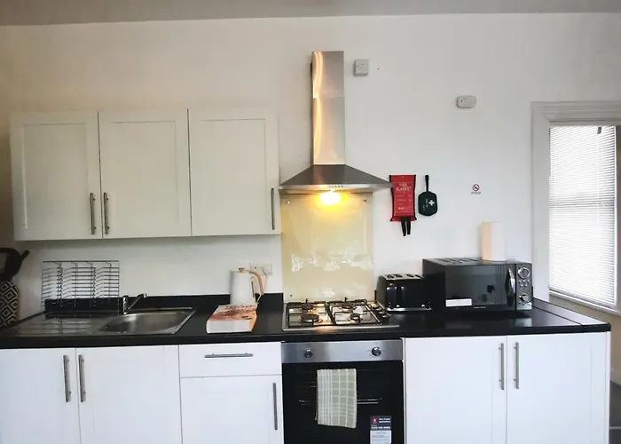 In Woodhouse, Leeds,free 4 Car Parking,free Wifi *