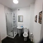 In Woodhouse, Leeds,free 4 Car Parking,free Wifi *