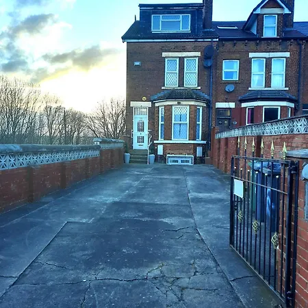 Dom wakacyjny In Woodhouse, Leeds,free 4 Car Parking,free Wifi