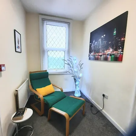 In Woodhouse, Leeds,free 4 Car Parking,free Wifi 度假居 *