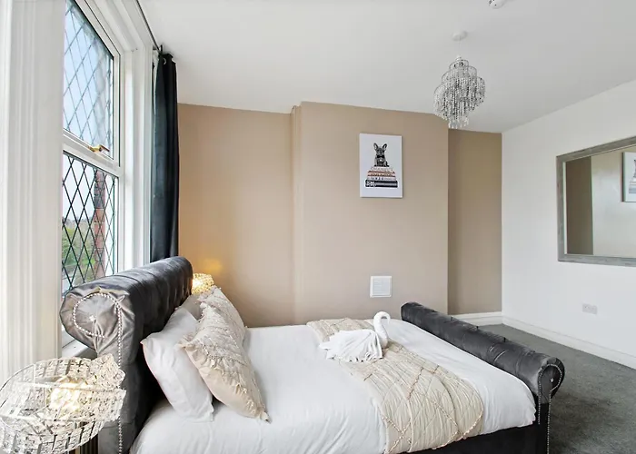 Dom wakacyjny In Woodhouse, Leeds,free 4 Car Parking,free Wifi